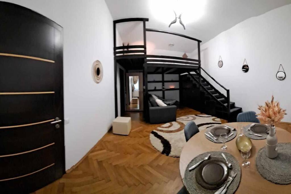 Sofia'S Home Comfy Studio In The Old Town 布拉索夫 外观 照片