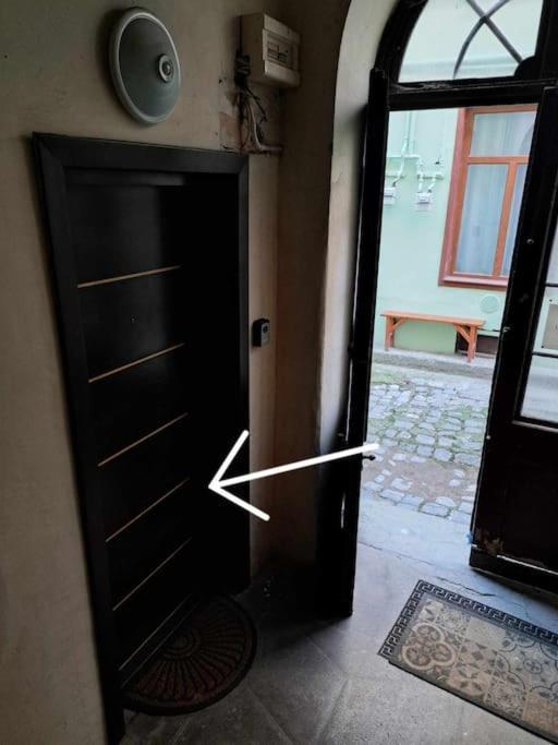 Sofia'S Home Comfy Studio In The Old Town 布拉索夫 外观 照片